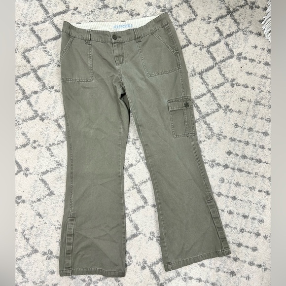 Y2K Aeropostale green low rise utility cargo flare pants 11 12R EUC - Picture 3 of 7